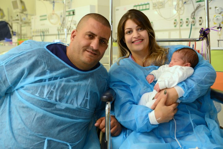 ​בתמונה: מ' במפגש ברמב"ם עם צוות ביה"ח.
צילום: פיוטר פליטר.